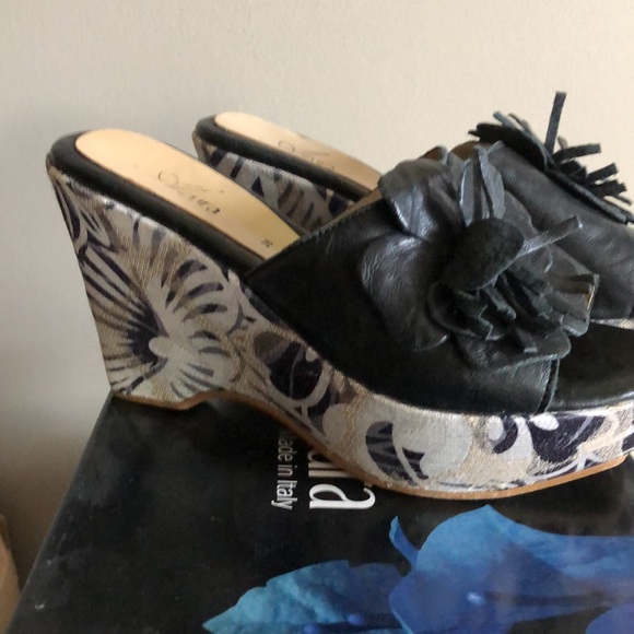 Wedge sandals by Azura.  Great condition only worn a few times - Picture 2 of 6